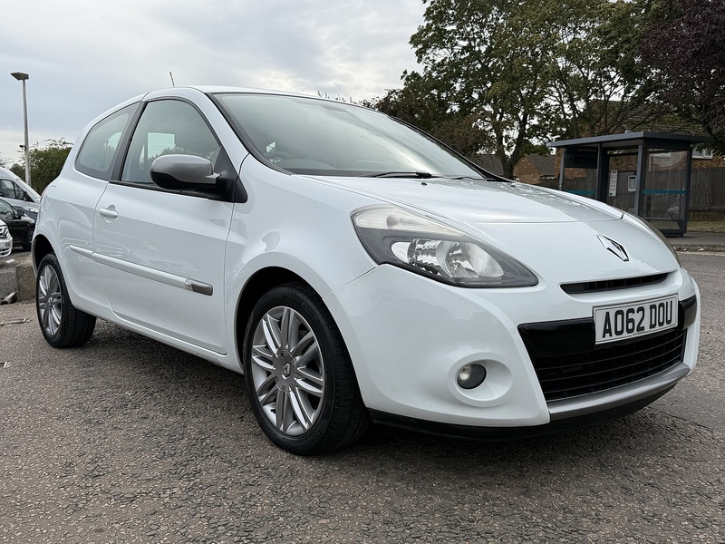 Renault Clio Dynamique TomTom - U425