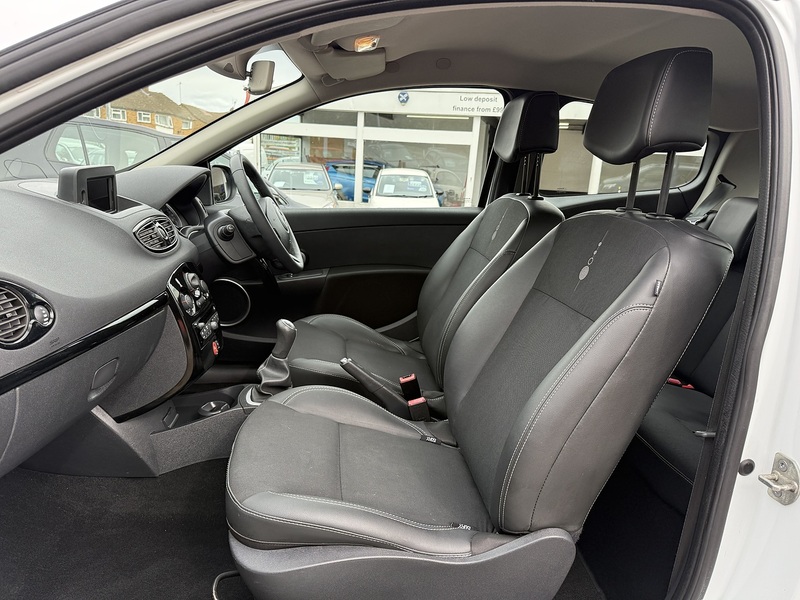 Renault Clio Dynamique TomTom - U425