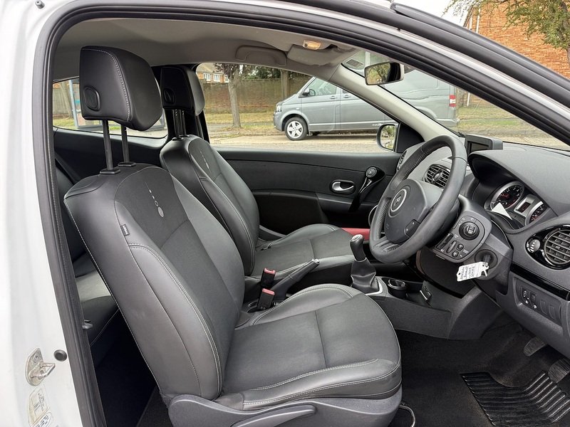 Renault Clio Dynamique TomTom - U425