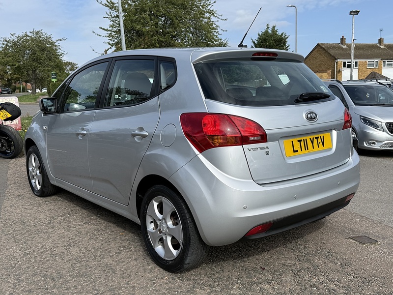 Kia Venga 2 - U435