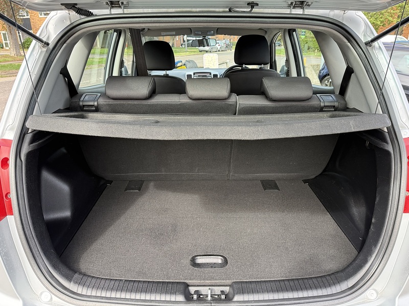 Kia Venga 2 - U435
