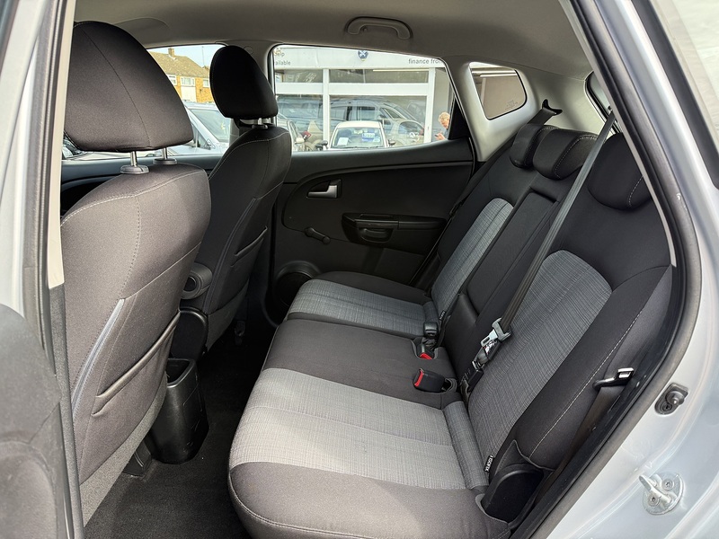 Kia Venga 2 - U435