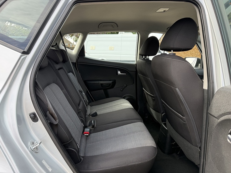 Kia Venga 2 - U435
