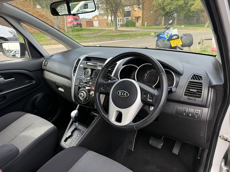 Kia Venga 2 - U435