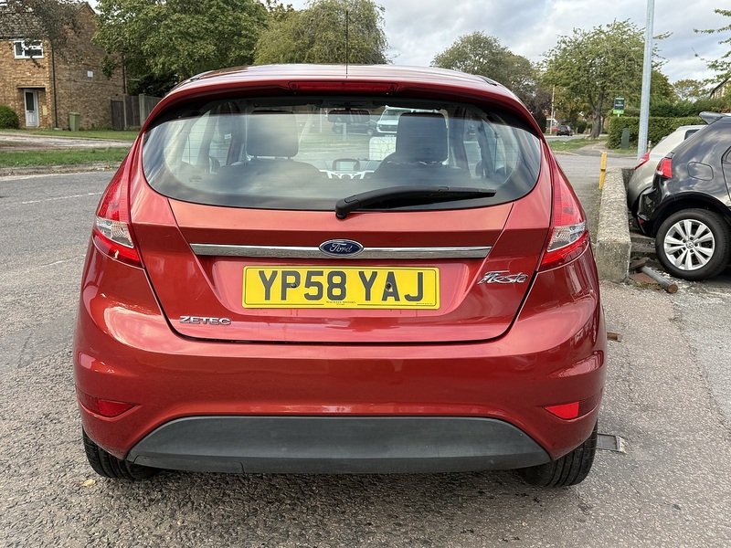 Ford Fiesta Zetec - U437