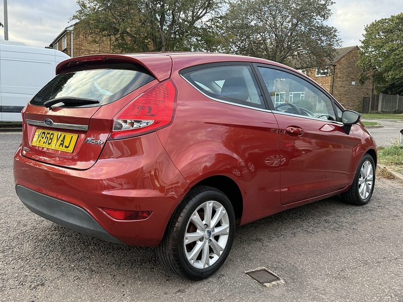 Ford Fiesta Zetec - U437