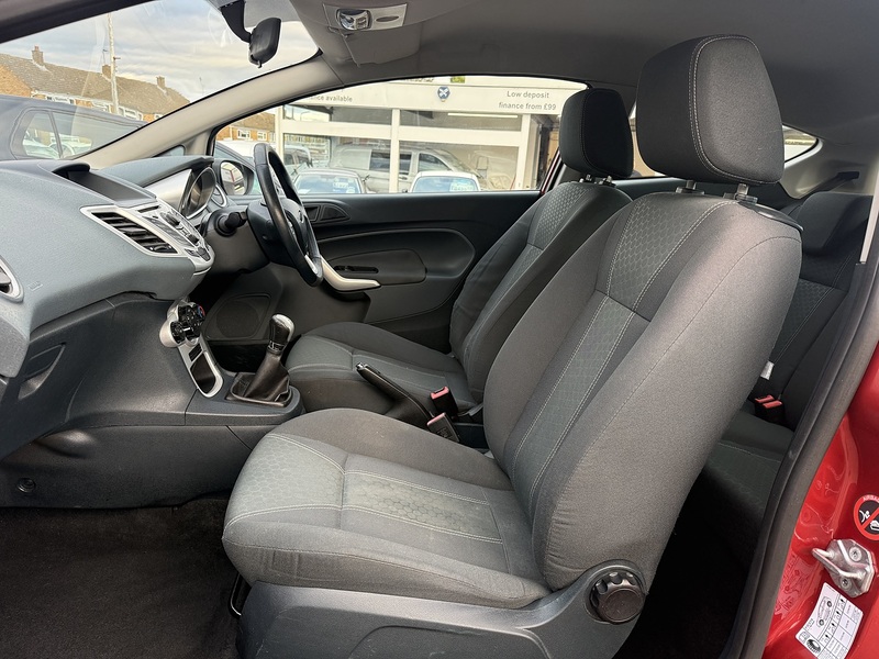 Ford Fiesta Zetec - U437