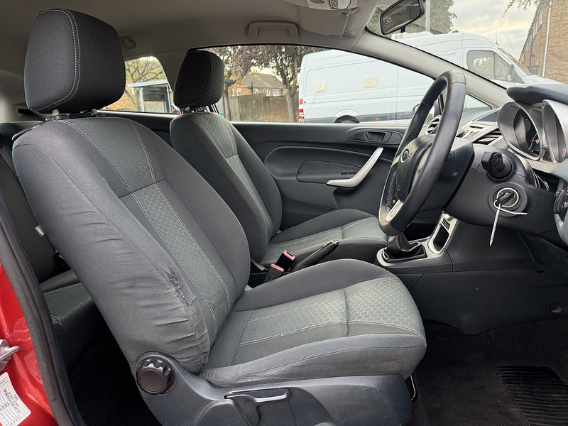 Ford Fiesta Zetec - U437