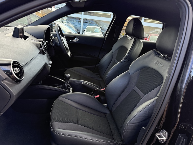 Audi A1 TFSI S line - U444