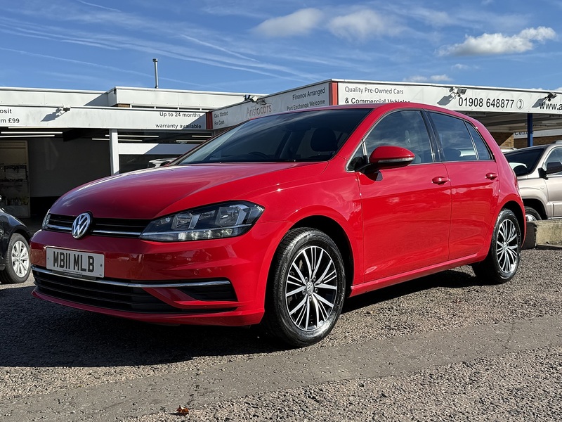 Red 2017 Volkswagen Golf Hatchback Front-wheel drive Automatic