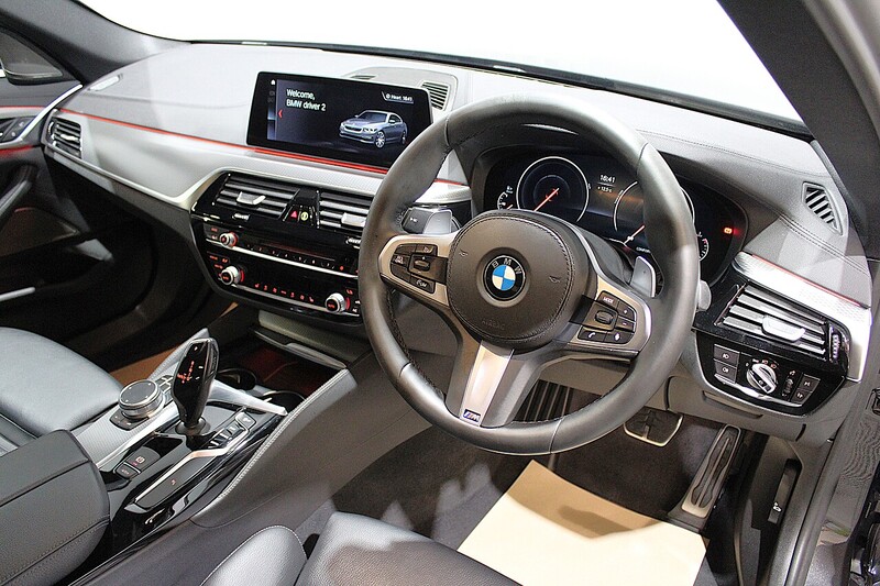 BMW 5 Series 3.0 530d M Sport Saloon 4dr Diesel Auto Euro 6 (s/s) (265 ps) - U114