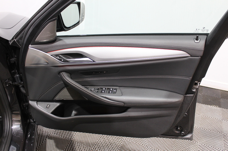 BMW 5 Series 3.0 530d M Sport Saloon 4dr Diesel Auto Euro 6 (s/s) (265 ps) - U114