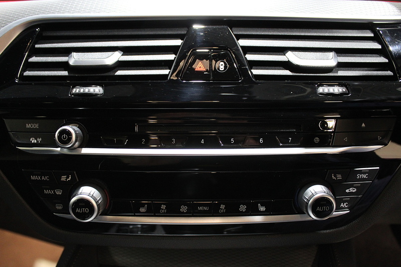 BMW 5 Series 3.0 530d M Sport Saloon 4dr Diesel Auto Euro 6 (s/s) (265 ps) - U114