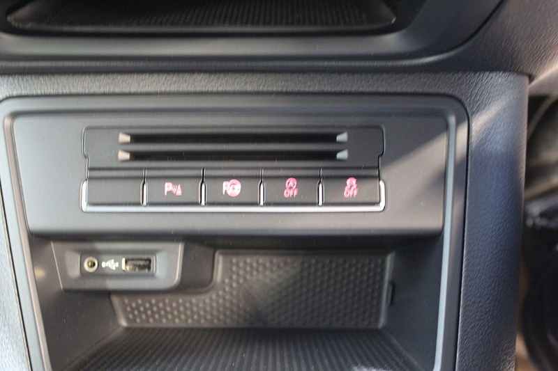 Volkswagen Tiguan 2.0 TDI BlueMotion Tech Match Edition SUV 5dr Diesel Manual 2WD Euro 6 (s/s) (150 ps) - U131