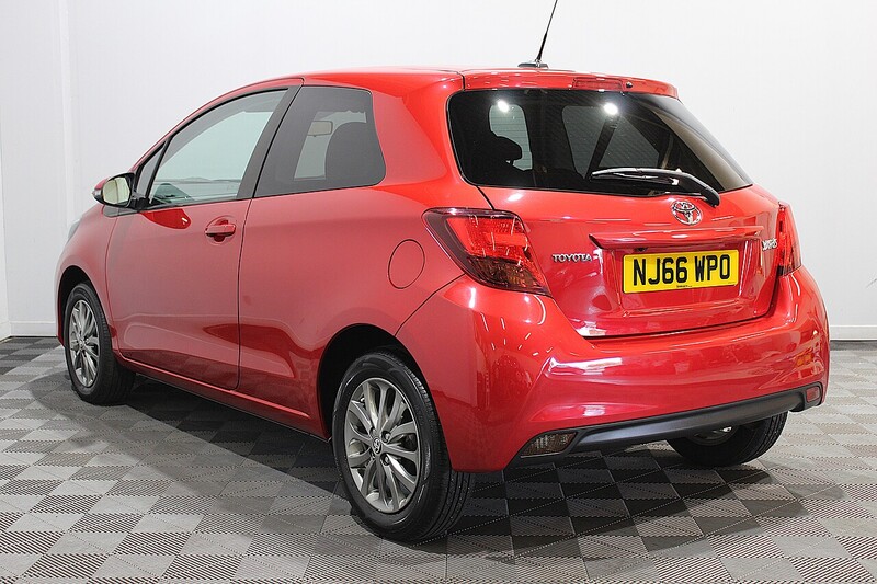 Toyota Yaris 1.33 Dual VVT-i Icon Hatchback 3dr Petrol Manual Euro 6 (99 ps) - U132