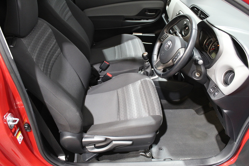 Toyota Yaris 1.33 Dual VVT-i Icon Hatchback 3dr Petrol Manual Euro 6 (99 ps) - U132