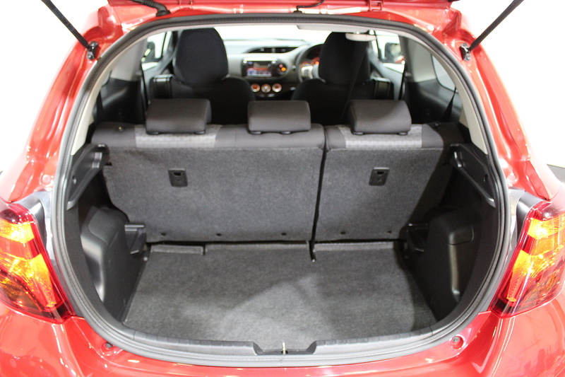 Toyota Yaris 1.33 Dual VVT-i Icon Hatchback 3dr Petrol Manual Euro 6 (99 ps) - U132