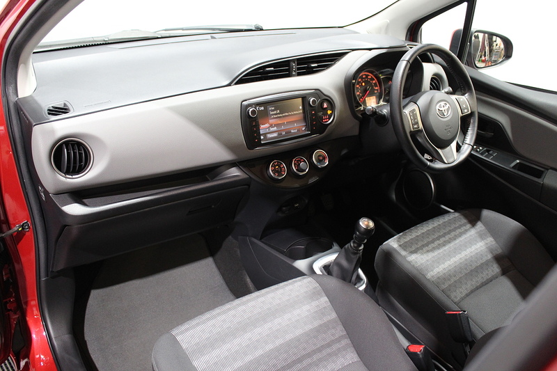 Toyota Yaris 1.33 Dual VVT-i Icon Hatchback 3dr Petrol Manual Euro 6 (99 ps) - U132