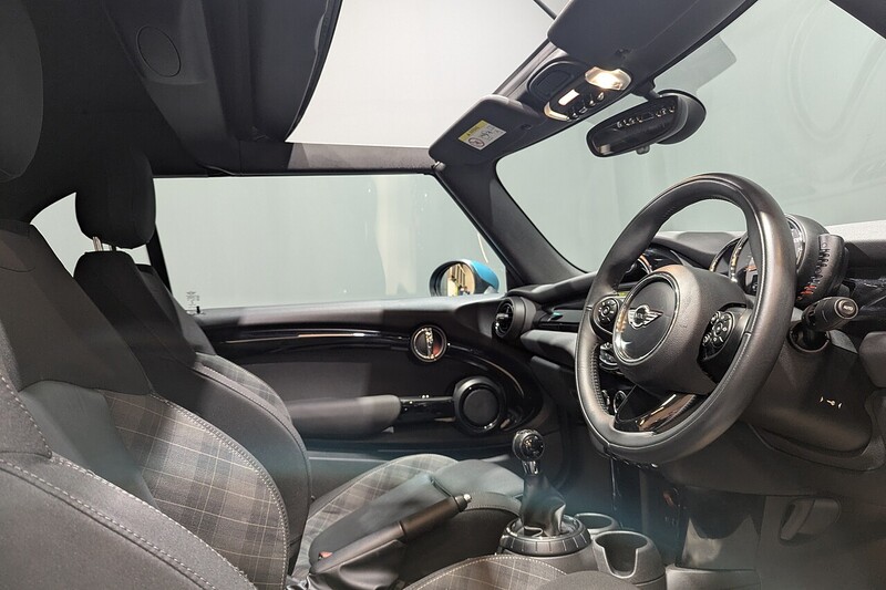 MINI Convertible 1.5 Cooper Convertible 2dr Petrol Manual Euro 6 (s/s) (136 ps) - U172