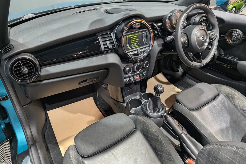 MINI Convertible 1.5 Cooper Convertible 2dr Petrol Manual Euro 6 (s/s) (136 ps) - U172