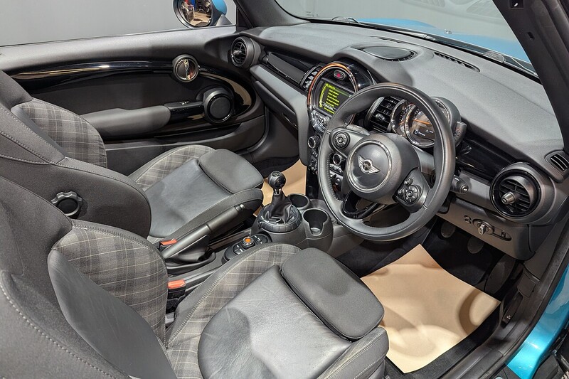 MINI Convertible 1.5 Cooper Convertible 2dr Petrol Manual Euro 6 (s/s) (136 ps) - U172
