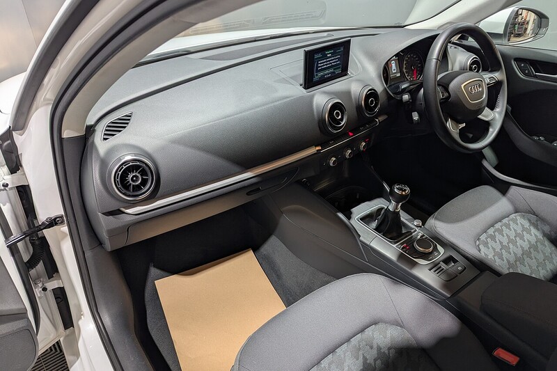 Audi A3 1.6 TDI SE Technik Sportback 5dr Diesel Manual Euro 6 (s/s) (110 ps) - U173