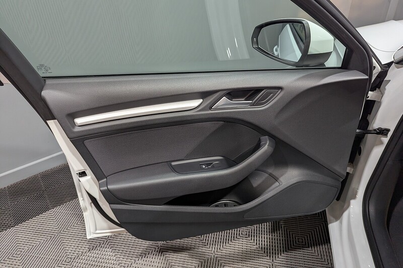 Audi A3 1.6 TDI SE Technik Sportback 5dr Diesel Manual Euro 6 (s/s) (110 ps) - U173