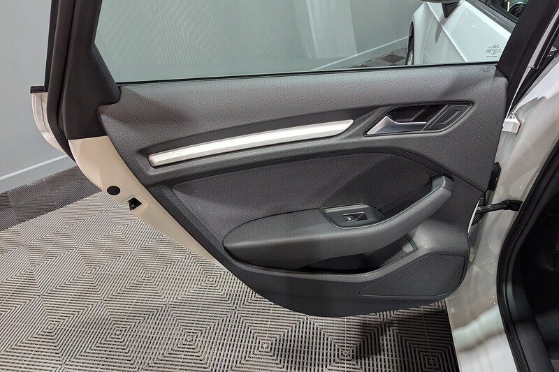 Audi A3 1.6 TDI SE Technik Sportback 5dr Diesel Manual Euro 6 (s/s) (110 ps) - U173