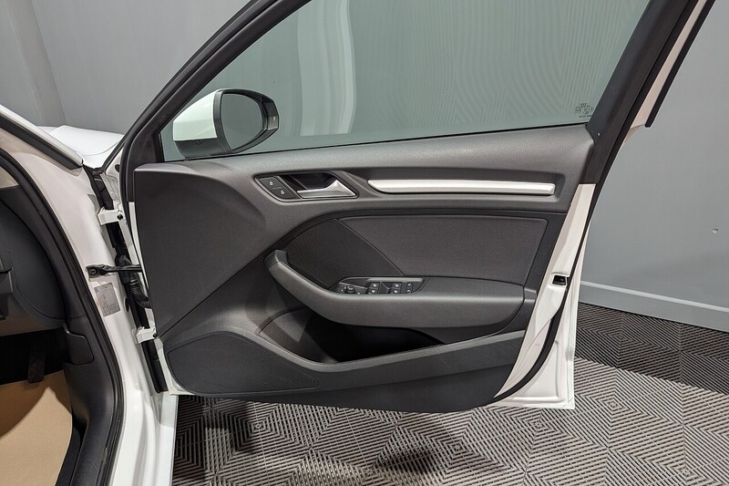 Audi A3 1.6 TDI SE Technik Sportback 5dr Diesel Manual Euro 6 (s/s) (110 ps) - U173