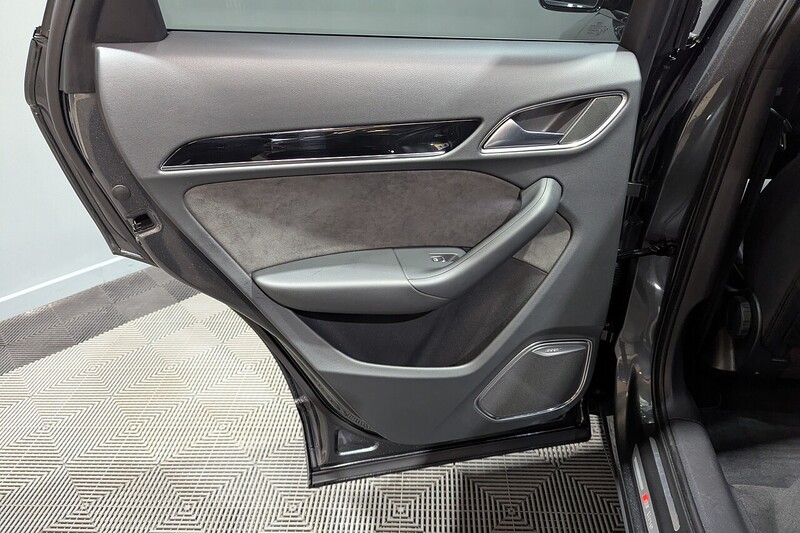 Audi Q3 2.0 TDI Black Edition SUV 5dr Diesel Manual quattro Euro 6 (s/s) (184 ps) - U174