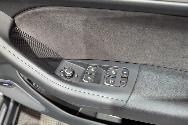 Audi Q3 2.0 TDI Black Edition SUV 5dr Diesel Manual quattro Euro 6 (s/s) (184 ps) - U174