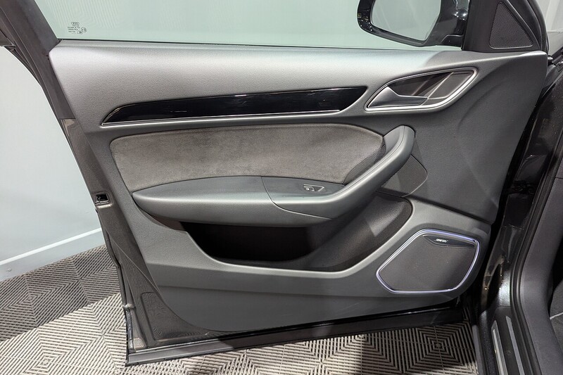 Audi Q3 2.0 TDI Black Edition SUV 5dr Diesel Manual quattro Euro 6 (s/s) (184 ps) - U174