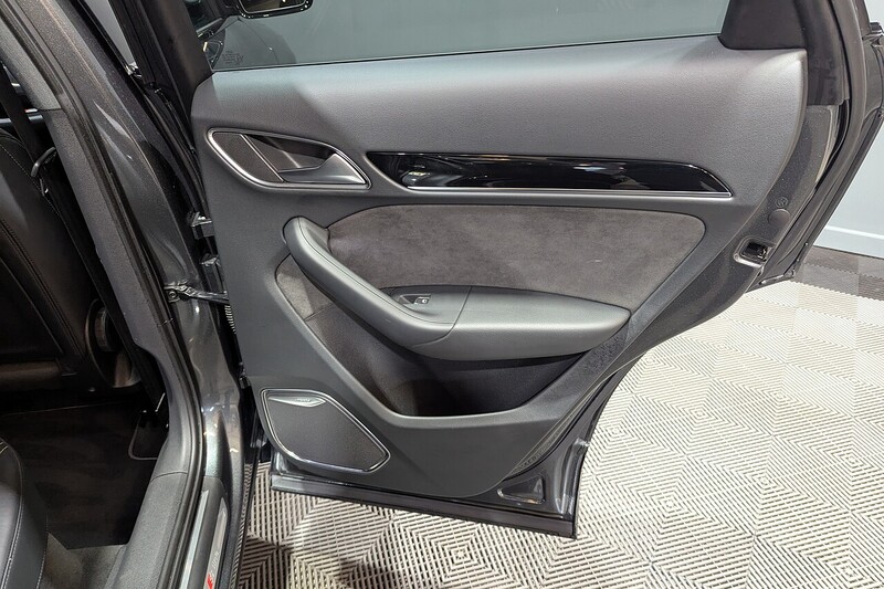 Audi Q3 2.0 TDI Black Edition SUV 5dr Diesel Manual quattro Euro 6 (s/s) (184 ps) - U174