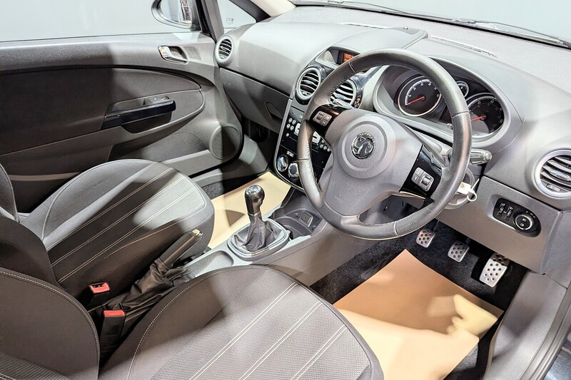 Vauxhall Corsa 1.2 16V Limited Edition Hatchback 3dr Petrol Manual Euro 5 (85 ps) - U175