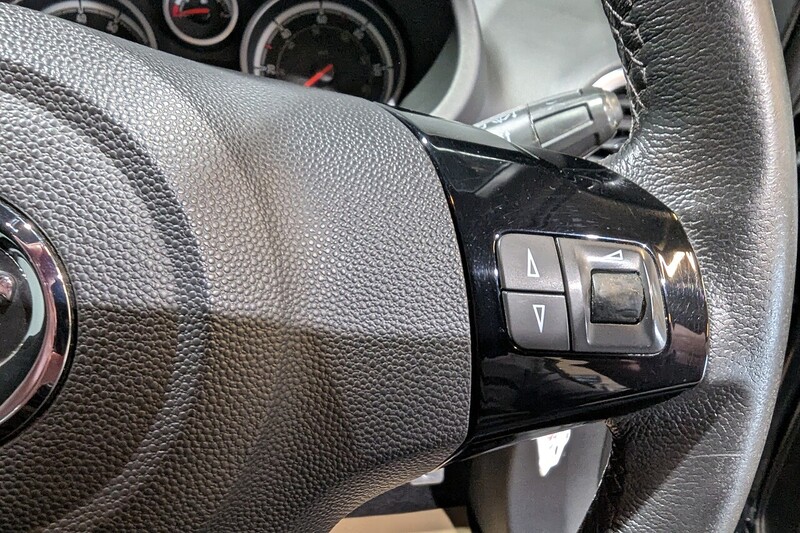 Vauxhall Corsa 1.2 16V Limited Edition Hatchback 3dr Petrol Manual Euro 5 (85 ps) - U175