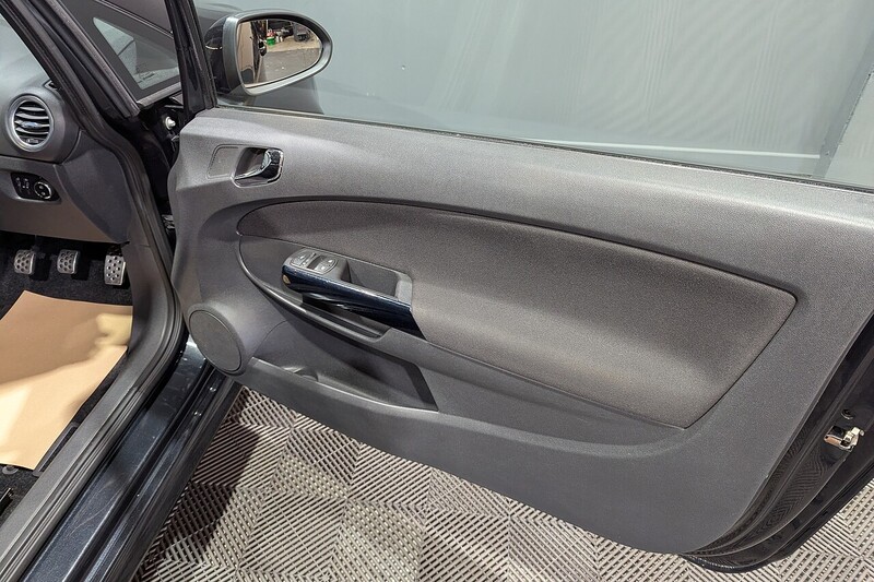 Vauxhall Corsa 1.2 16V Limited Edition Hatchback 3dr Petrol Manual Euro 5 (85 ps) - U175