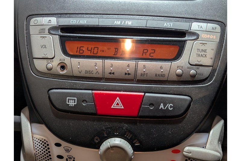 Toyota AYGO 1.0 VVT-i Move Hatchback 5dr Petrol Manual Euro 5 (68 ps) - U176