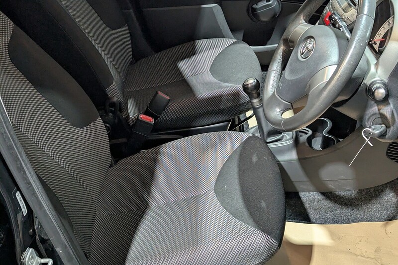 Toyota AYGO 1.0 VVT-i Move Hatchback 5dr Petrol Manual Euro 5 (68 ps) - U176