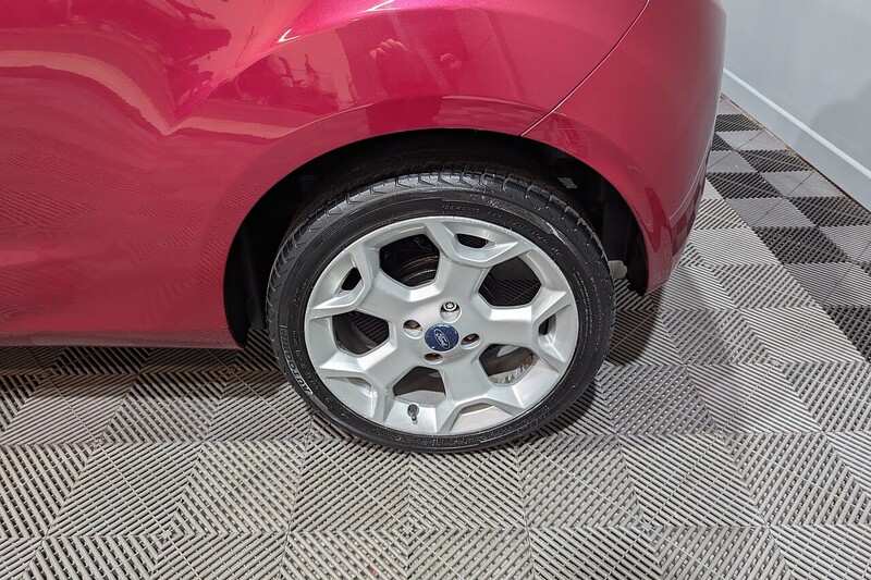 Ford Ka 1.2 Titanium Hatchback 3dr Petrol Manual Euro 5 (69 ps) - U183