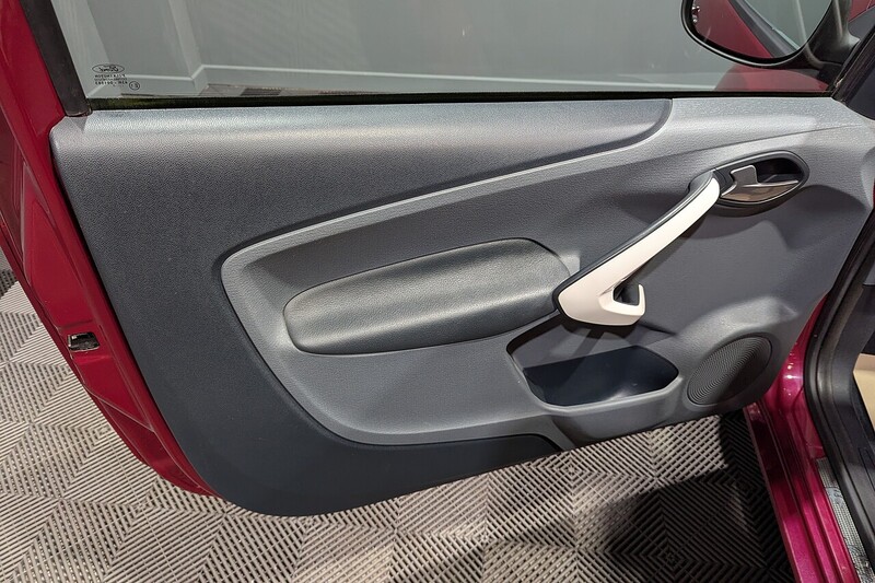 Ford Ka 1.2 Titanium Hatchback 3dr Petrol Manual Euro 5 (69 ps) - U183