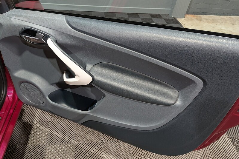 Ford Ka 1.2 Titanium Hatchback 3dr Petrol Manual Euro 5 (69 ps) - U183