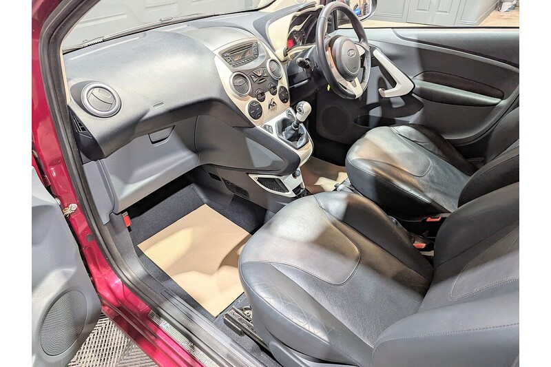 Ford Ka 1.2 Titanium Hatchback 3dr Petrol Manual Euro 5 (69 ps) - U183