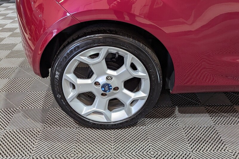 Ford Ka 1.2 Titanium Hatchback 3dr Petrol Manual Euro 5 (69 ps) - U183