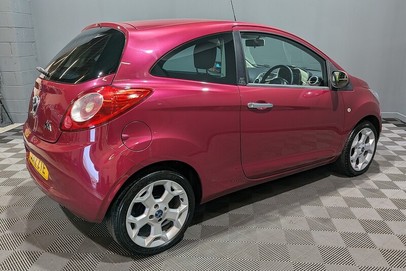 Ford Ka 1.2 Titanium Hatchback 3dr Petrol Manual Euro 5 (69 ps) - U183