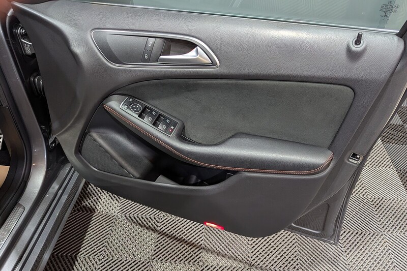 Mercedes-Benz B Class 2.1 B200d AMG Line MPV 5dr Diesel 7G-DCT Euro 6 (s/s) (136 ps) - U185