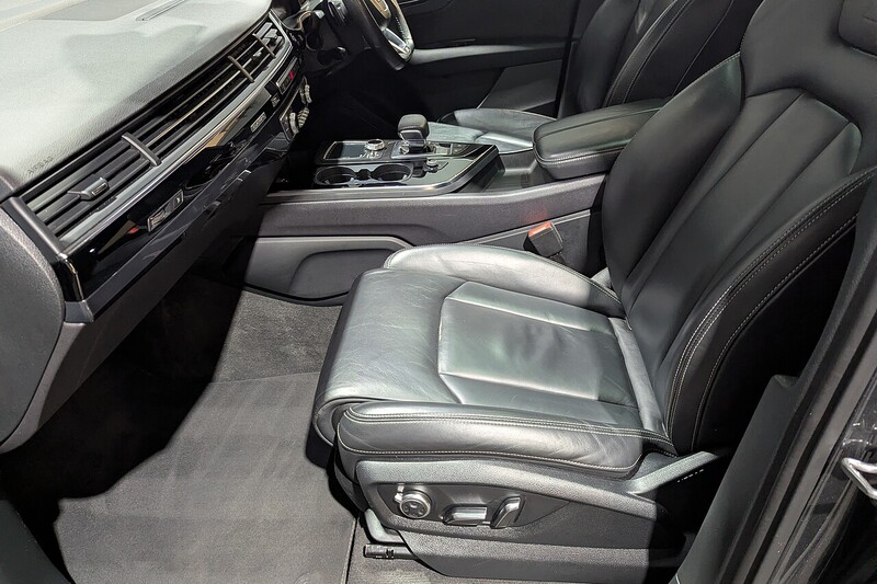 Audi Q7 3.0 TDI V6 Black Edition SUV 5dr Diesel Tiptronic quattro Euro 6 (s/s) (272 ps) - U186