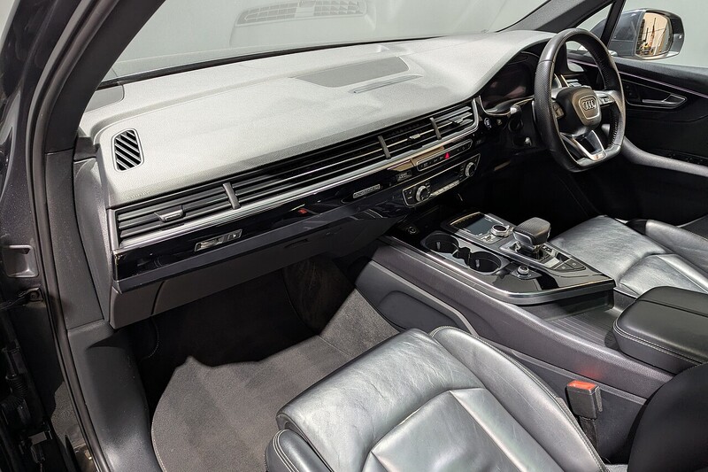 Audi Q7 3.0 TDI V6 Black Edition SUV 5dr Diesel Tiptronic quattro Euro 6 (s/s) (272 ps) - U186