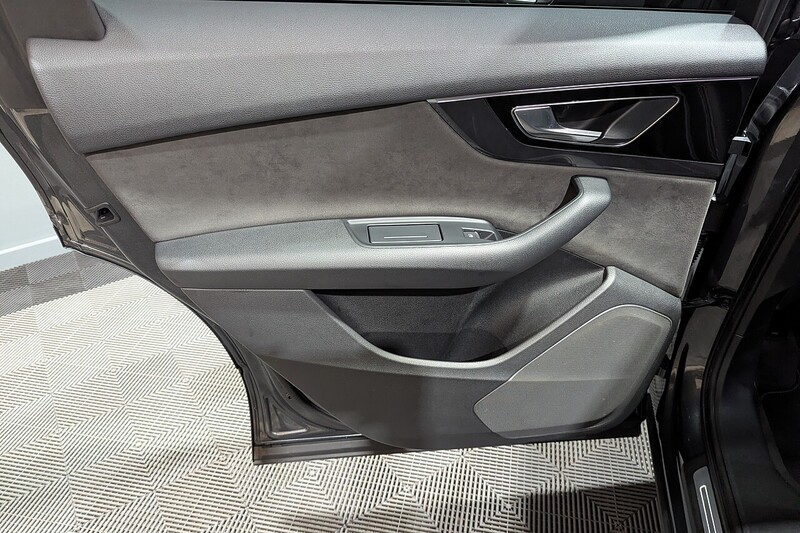 Audi Q7 3.0 TDI V6 Black Edition SUV 5dr Diesel Tiptronic quattro Euro 6 (s/s) (272 ps) - U186