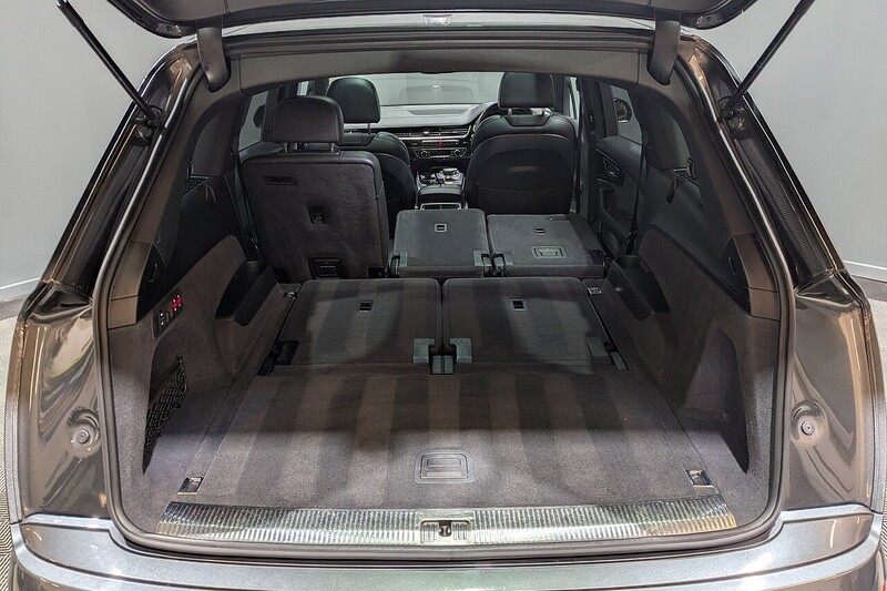 Audi Q7 3.0 TDI V6 Black Edition SUV 5dr Diesel Tiptronic quattro Euro 6 (s/s) (272 ps) - U186