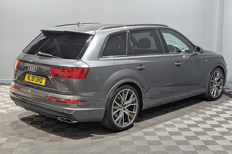 Audi Q7 3.0 TDI V6 Black Edition SUV 5dr Diesel Tiptronic quattro Euro 6 (s/s) (272 ps) - U186